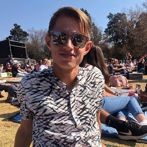 Meet your Posher, Gert